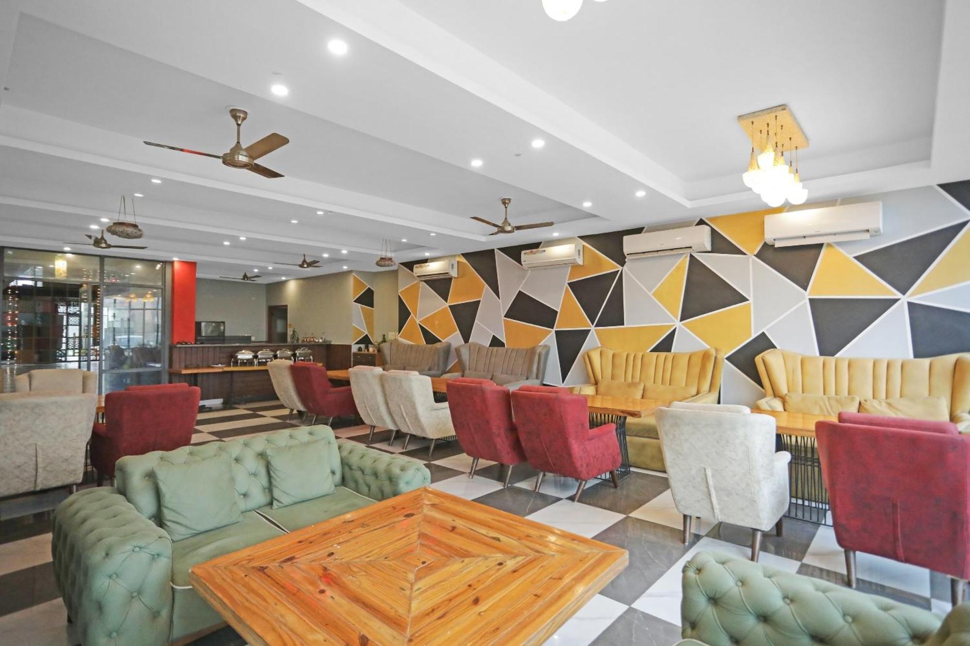 Hotel O Heart Beat Hotel Greater Noida Exterior foto